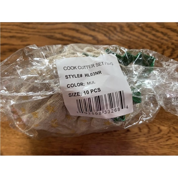 Enchante Sheffield Home Nordstrom 10 Piece Cookie Cutter Set Christmas, NEW - Picture 4 of 4